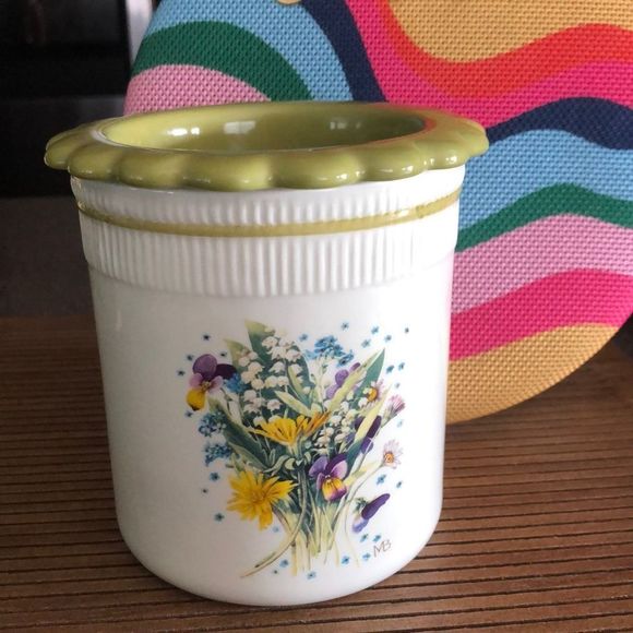 MARJOLEIN BASTIN CERAMIC CANISTER - Picture 1 of 6